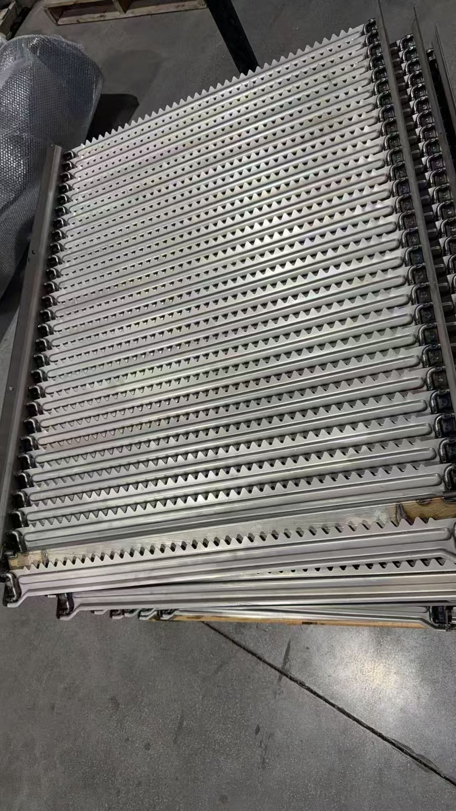 Combine Harvester Vibrating Screens - LEVON Machinery